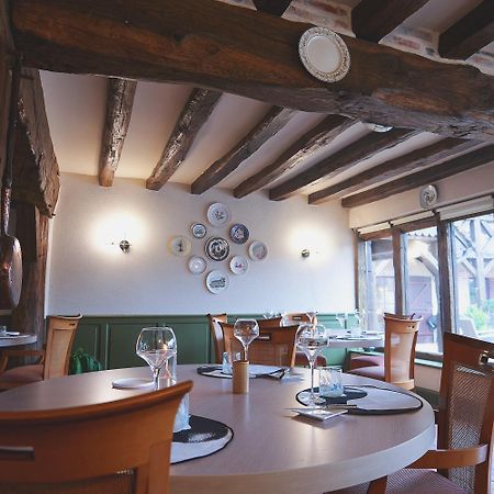 Auberge Du Cheval Blanc - Teritoria Selles-Saint-Denis Exteriör bild