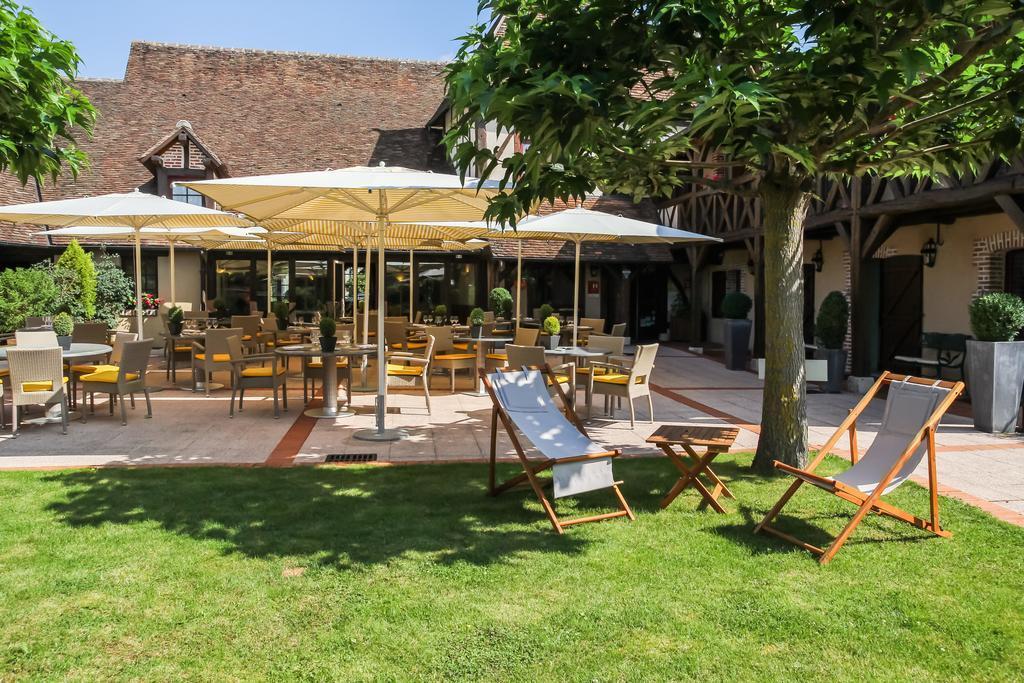 Auberge Du Cheval Blanc - Teritoria Selles-Saint-Denis Exteriör bild