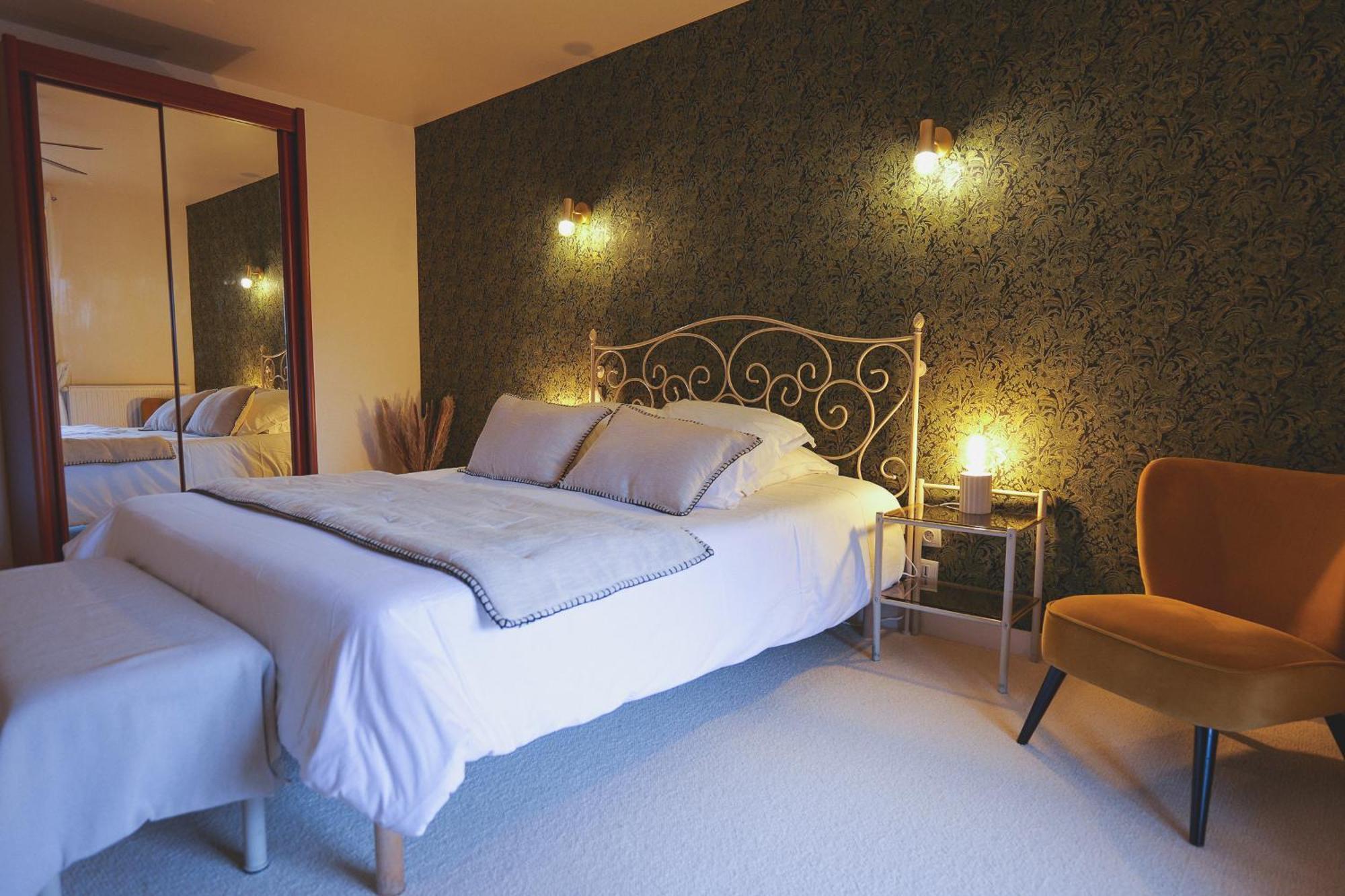 Auberge Du Cheval Blanc - Teritoria Selles-Saint-Denis Exteriör bild