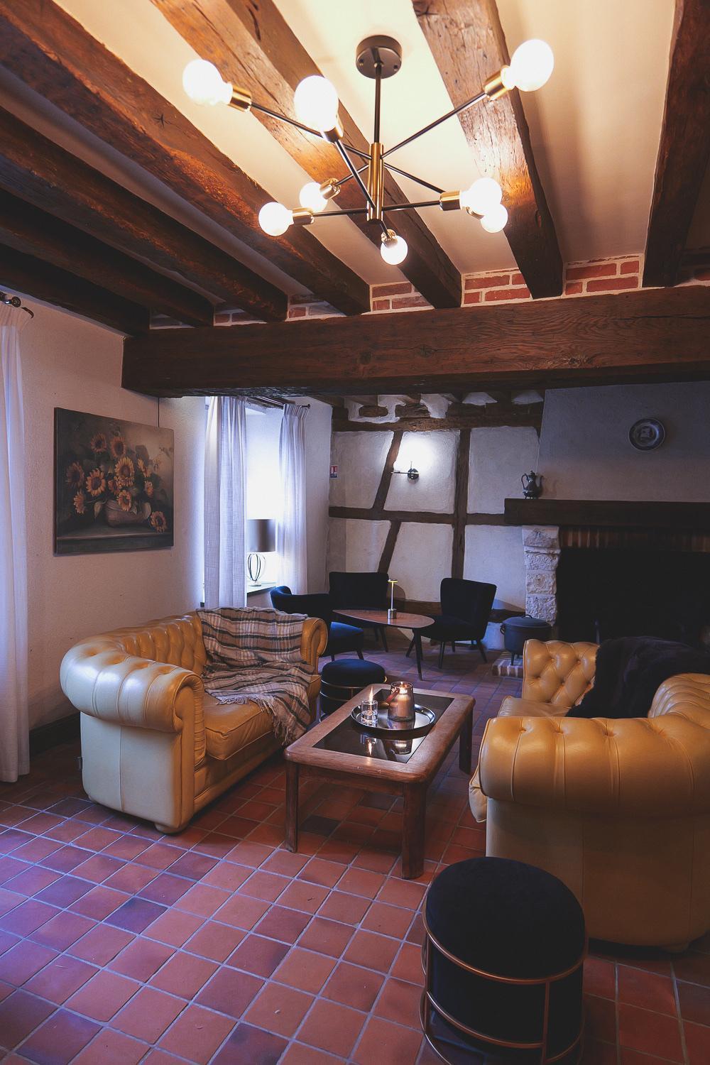 Auberge Du Cheval Blanc - Teritoria Selles-Saint-Denis Exteriör bild