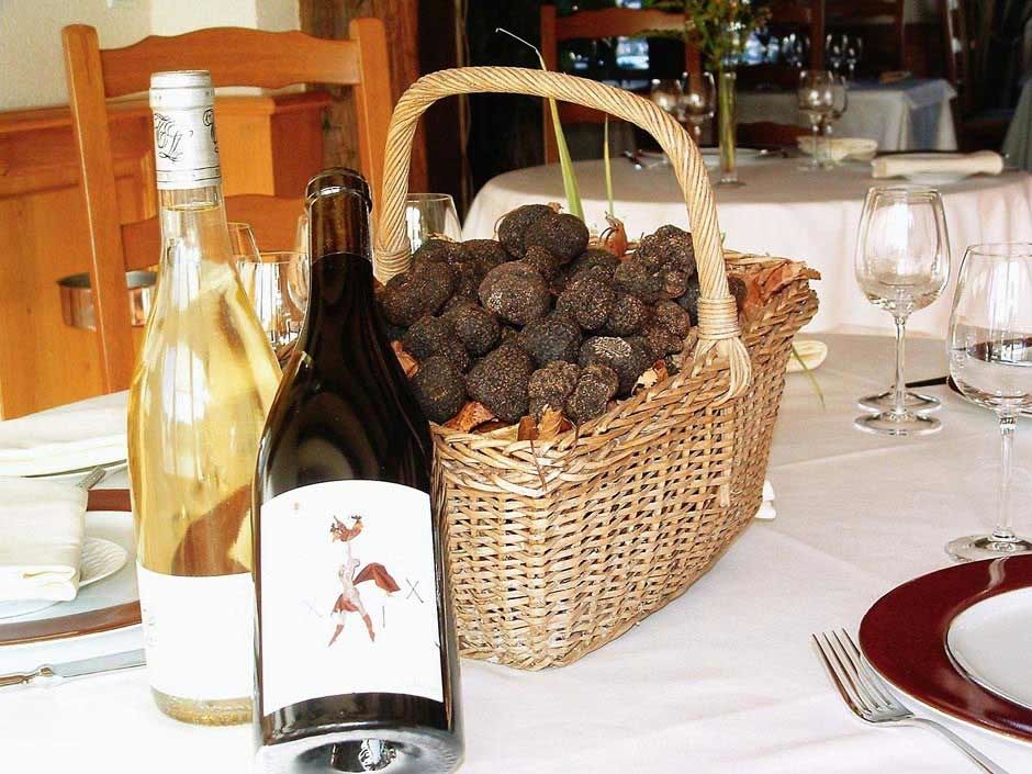 Auberge Du Cheval Blanc - Teritoria Selles-Saint-Denis Restaurang bild